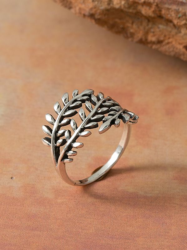 Laurels Ring