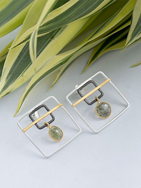 Dorado Studs