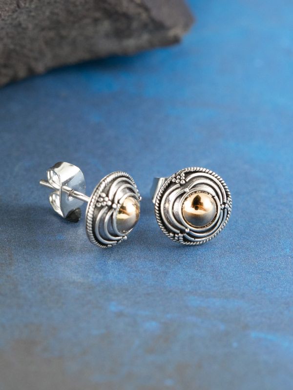 Goldeneye Studs