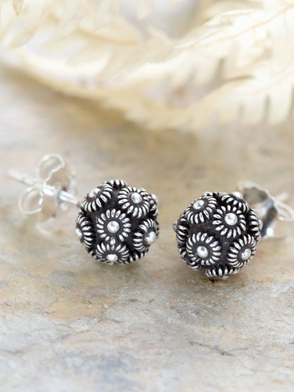 Jasmine Orbstuds