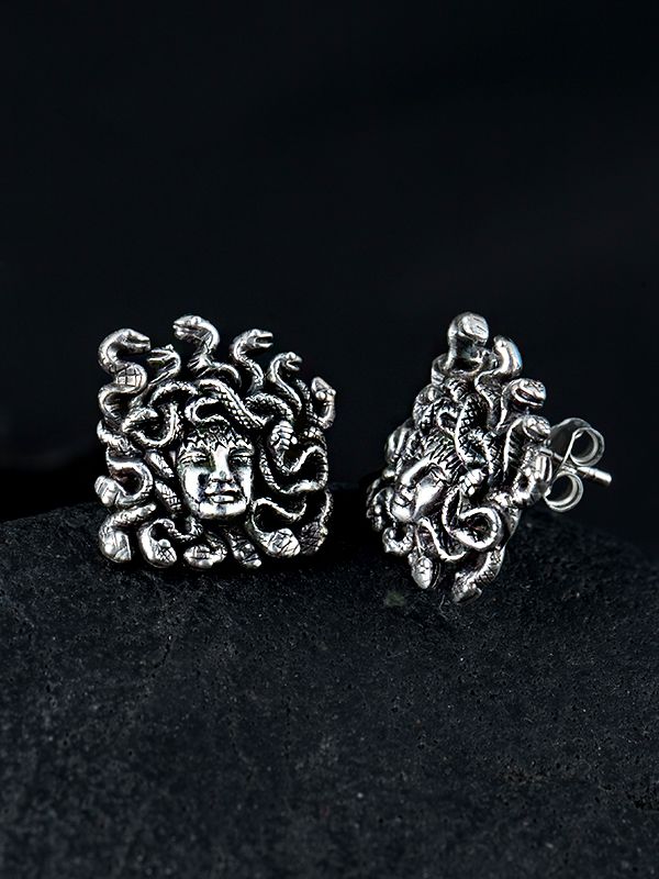 Medusa Studs 